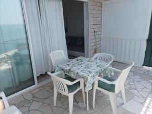 Two Bedroom Apartment With Terrace And Sea View A1