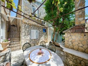 Golden Coast Apartments - A1 - TwoBedroom Apartment with Terrace and SeaView