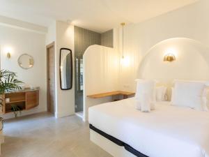 double standard market apartment