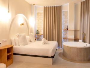 Double Market Apartment with Jacuzzi