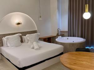 Quadruple Market Apartment with Jacuzzi
