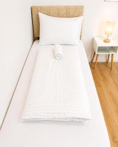 Budget Friendly Private Rooms with Garden