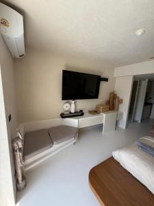 B211 Studio sea view Tennis court