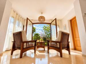 Villa mediterránea con piscina, jardín privado y 3 hab., cerca de la playa en la Costa Brava - ES-209-56