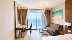 Panorama Apartment Luxury Beachfront by KT
