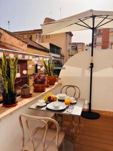 Apartment with private Terrace, Kingsize Bed, Highspeed-Wifi & AC