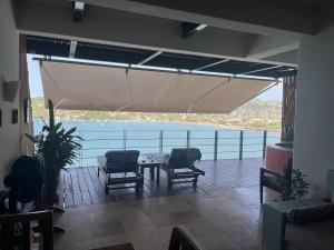 Casa 4 - Private Plunge Pool - Bay Views - Walk to La Ropa beach