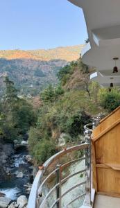 Bisht wooden cottages