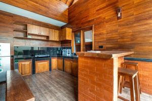 2BR Private Pool Villa Kayu Near Melasti Beach