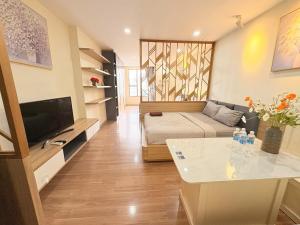 Key & Code Serviced Apartments-Rivergate Residence
