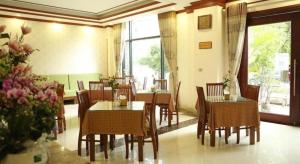 Phoenix Hotel 3