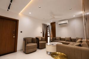 Woodlands Apartment 501 - Fully Furnished Luxury Apartment