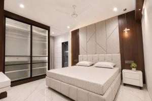 Woodlands Apartment 501 - Fully Furnished Luxury Apartment