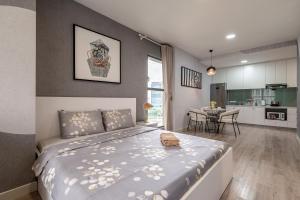 Blue Horizon Studio Saigon Royal Hana Apart