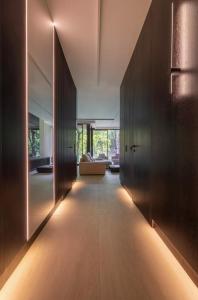 Luxury Parkside Apartment In Warsaw