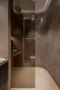Luxury Parkside Apartment In Warsaw