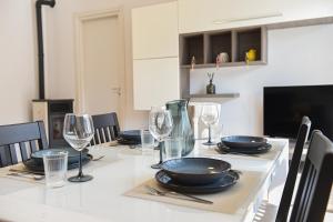 I-SEE-OASIS Lake View, Terrace, Private Parking