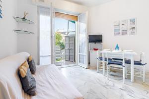 Hostdomus - Cozy corner near the sea