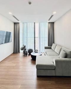 3-bedroom apartment in Eco Green Apartment Building - District 7