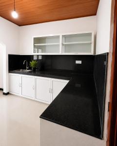 Shine Villa-Habaraduwa
