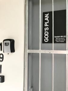 QC Friendly Community Pod Near Hospital QC MRT