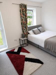 Five-Bedroom Home, Spacious, Simple & Comfortable
