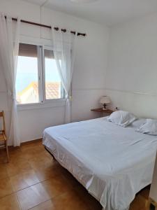 Charming 2BR Apartment On The Cliffs with sea views