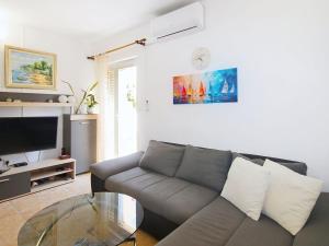 Holiday Home Lolita by Interhome