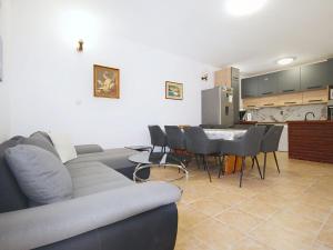 Holiday Home Lolita by Interhome