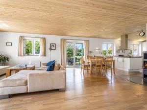 Apartment Ettie - 6km from the sea by Interhome