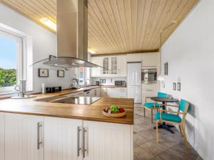 Apartment Ettie - 6km from the sea by Interhome