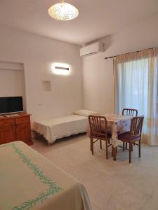 Guesthouse La Locanda - Comfy Rooms & Local Food