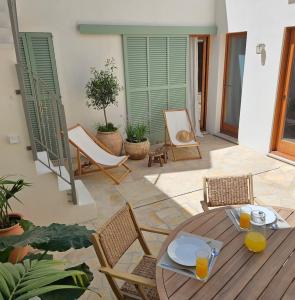 Stylish fishermans house on the beach ground floor