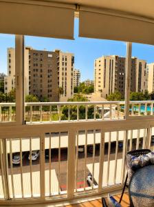 Spacious 2BR Pool Parking Near the Beach
