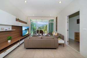 Beach and Jungle - Karon Residence Hill 2404