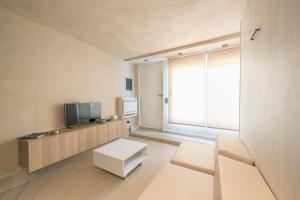 Brand New Modern Studio in Faliro - Private garden