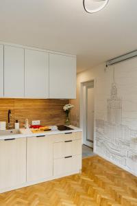 Studio with AC, projector, loggia, Palace view by PolandBnB