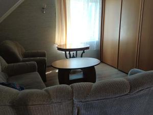 2 nd floor with 3 rooms