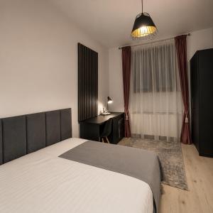 ARINI WHITE HOUSE