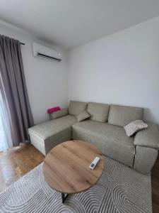 City View Apartment with Parking