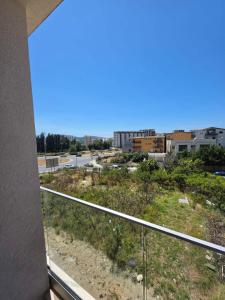 City View Apartment with Parking