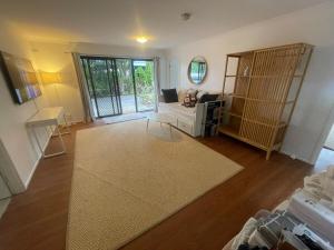 5 Bed Room Beachside Family Home - 50m to Beach