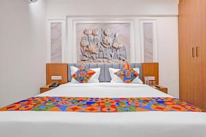 FabHotel Royal Midway