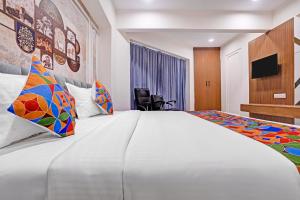 FabHotel Royal Midway
