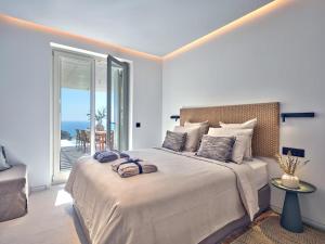 Alisson Luxury Villa White