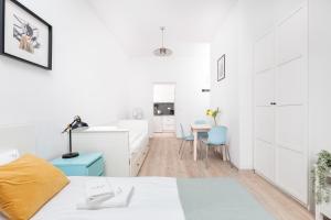 Enchanting Nest with Separate Kitchen - Kazimierz by Upstairs