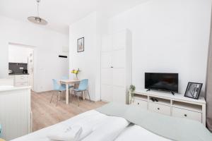 Enchanting Nest with Separate Kitchen - Kazimierz by Upstairs