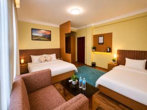Chautara Restro & Inn