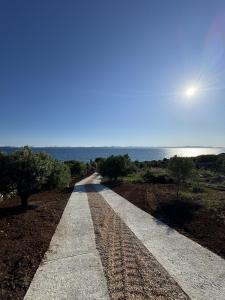 Orkula Hidden Paradise- Robinson Holiday House
