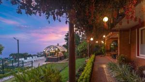 De Rock Jungle Living Resort